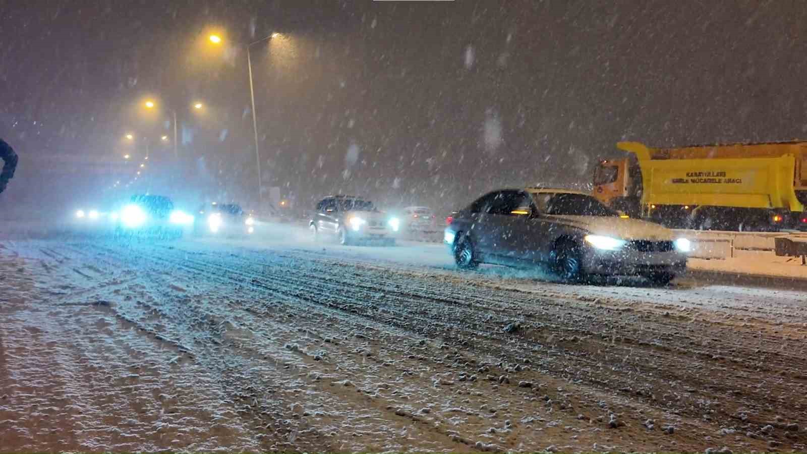 İBB yılın ilk kar mesaisinde sınıfta kaldı