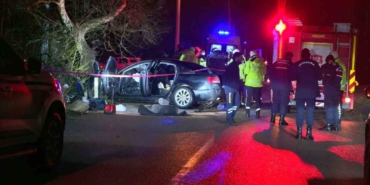 Kontrolden çıkan araç ağaca çarptı: 2 ölü, 2 yaralı