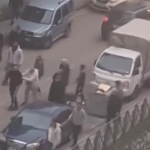 Bursa’da yol ortasında kavga trafiği kilitledi