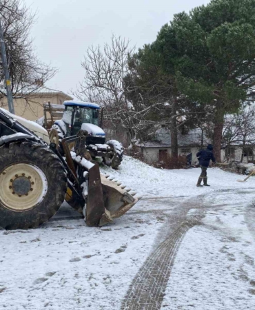 Kırklareli’nde kar yağışı hayatı olumsuz etkilemeye devam ediyor