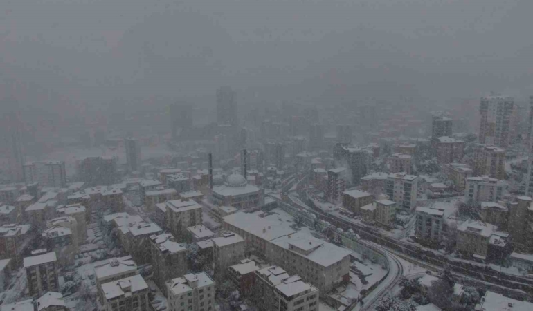 Beyaza bürünen Kartal havadan görüntülendi