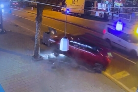 Fren yerine gaza bastı, 2 kişi yaralandı