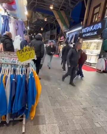 Tarihi Kapalı Çarşı’da çatılar uçtu