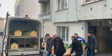 Evinde istiflediği giysi yığınlarının arasında ölü bulundu