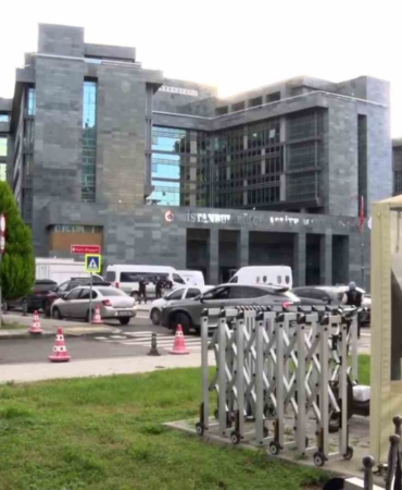 Kartal Bölge Adliye Mahkemesi’nde silahlı saldırı: Savcı, hakimeyi vurdu