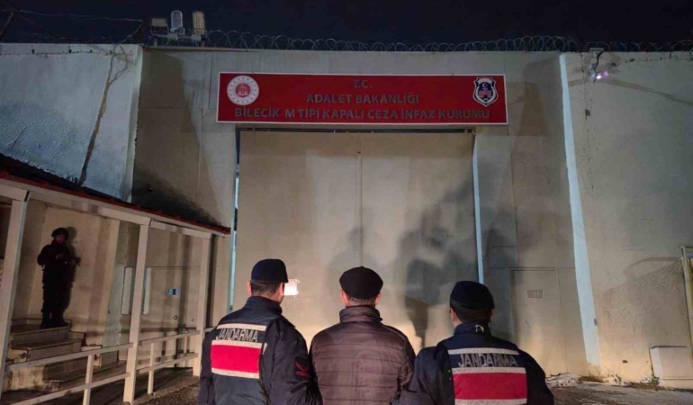 Bilecik’te yol kontrolünde aranan şahıs yakalandı