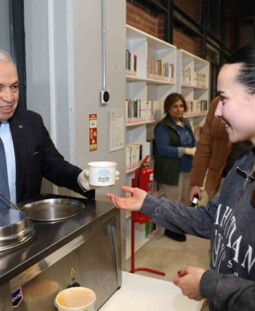 Başkan Şadi Özdemir’den finaller öncesi gençlere moral ziyareti