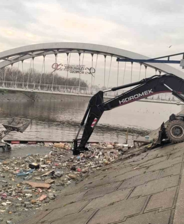 Bariyer sistemleriyle 16 bin kilogramdan fazla atığın denize ulaşması engellendi