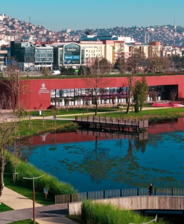 Kocaeli’de "Alev Alatlı Kütüphanesi ve Sanat Galerisi" törenle tanıtıldı