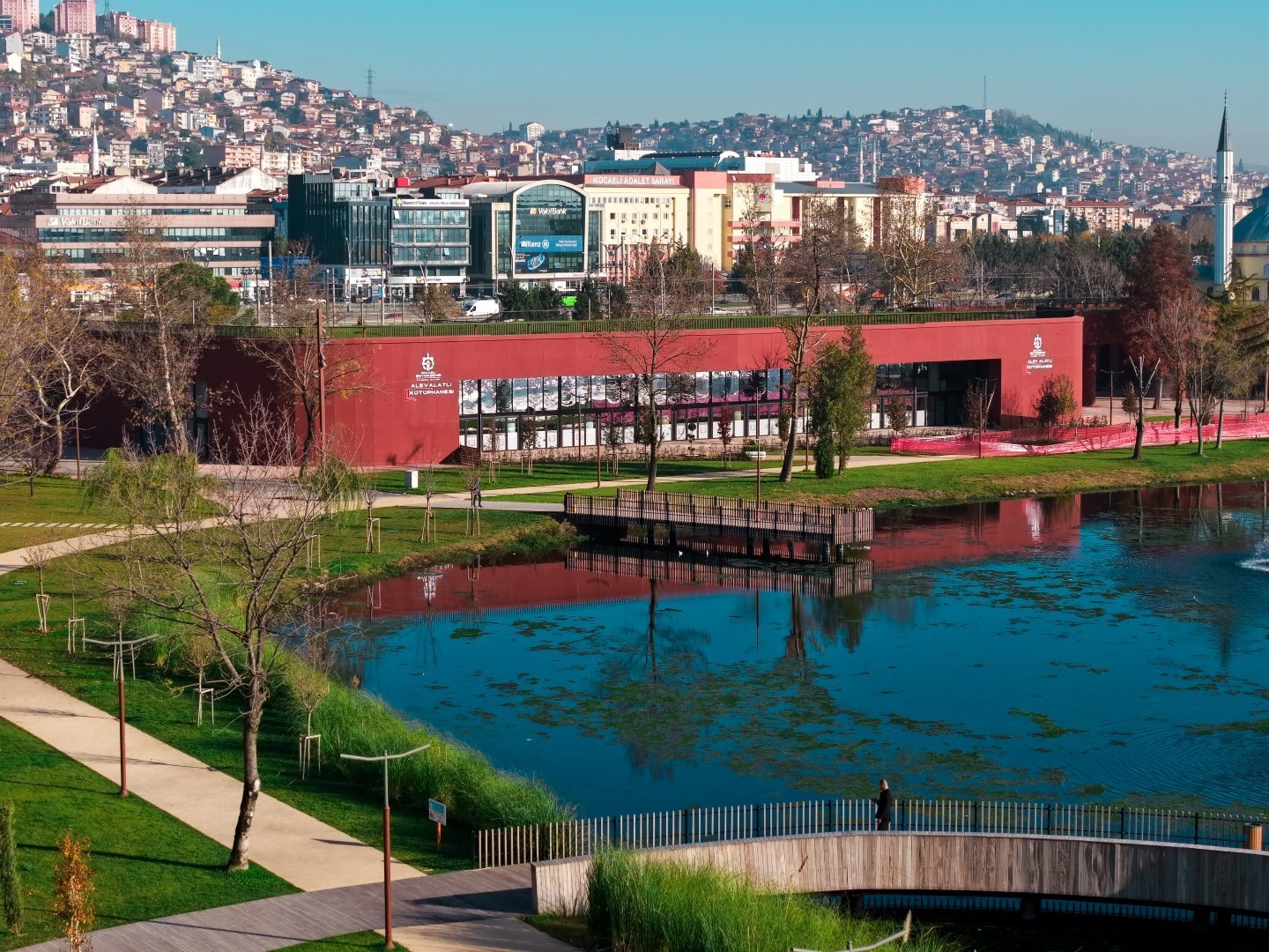 Kocaeli’de "Alev Alatlı Kütüphanesi ve Sanat Galerisi" törenle tanıtıldı
