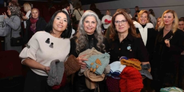 Bursa’da yüzlerce kadın aynı anda iyilik için ilmek attı