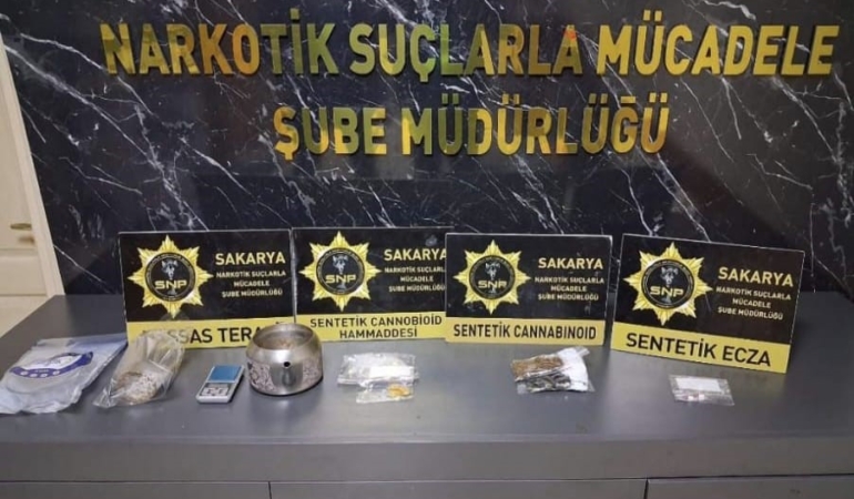 Sakarya’da 15 kilo bonzai üretilebilecek hammadde ele geçirildi