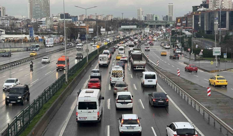 Anadolu Yakası’nda trafik yoğunluğu yüzde 60’a ulaştı