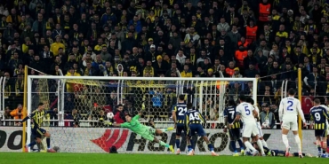 UEFA Avrupa Ligi: Fenerbahçe: 0 - Aston Villa: 1 (İlk yarı)