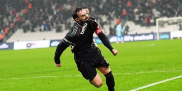 Orkun Kökçü gollerine devam ediyor