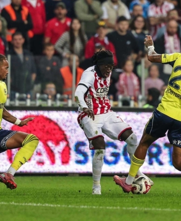 Fenerbahçe, Turkcell Süper Kupa yarı finalinde Samsunspor ile karşılaşacak