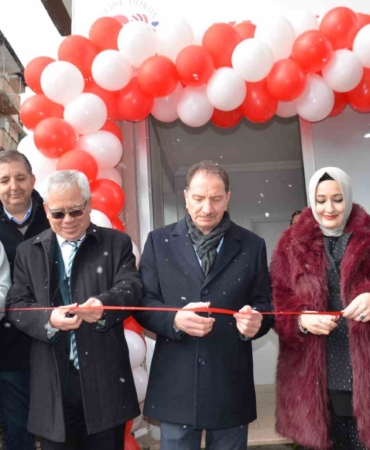 Bilecik’te İyiliğe Dokun Yardımlaşma ve Dayanışma Derneği dualarla açıldı