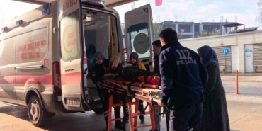 İnşaat demirlerinin altında kalan işçi yaralandı