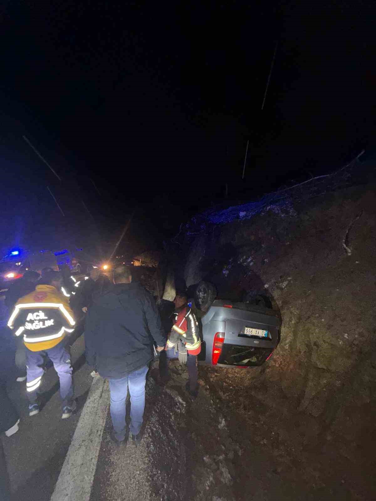 Kazdağları yolunda otomobil takla attı