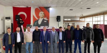 Ayvacık’ta Şoförler ve Otomobilciler Esnaf Odası Başkanı Mehmet Solak güven tazeledi