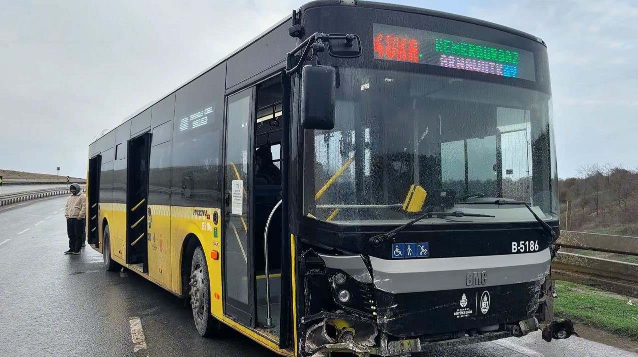 Arnavutköy’de İETT otobüsü kazaya karıştı: 2 yolcu yaralandı