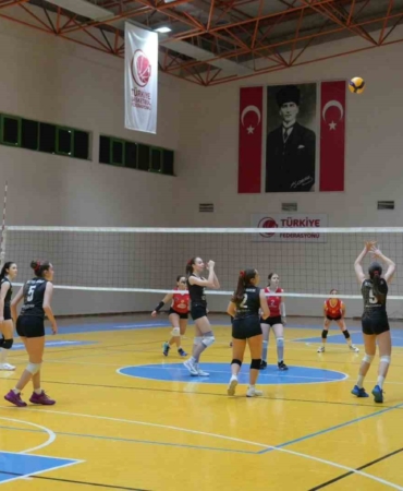 4. Geleneksel Yıldız Kızlar Voleybol Turnuvası başladı