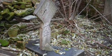 Edirne’de ilginç manzara: Osmanlı dönemi kabri apartman bahçesinde kaldı