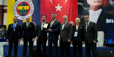 Fenerbahçe’den, Ali Şen’e 50. yıl plaketi