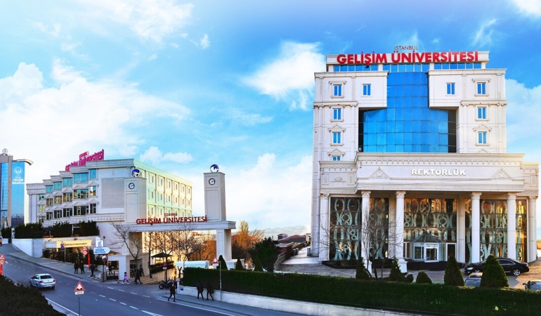 THE 2026 alan sıralamalarında küresel yükselişini sürdürdü: Mühendislik ve Sosyal Bilimlerde büyük başarı