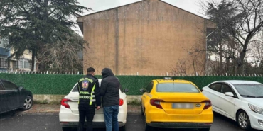 Yolcu seçtiği iddia edilen taksi şoförü trafikten men edildi