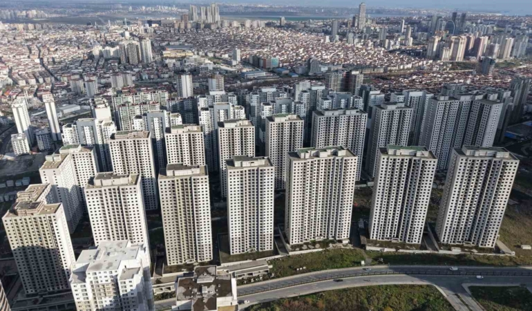 İstanbul’un gökdelen mezarlıkları Esenyurt’ta havadan görüntülendi