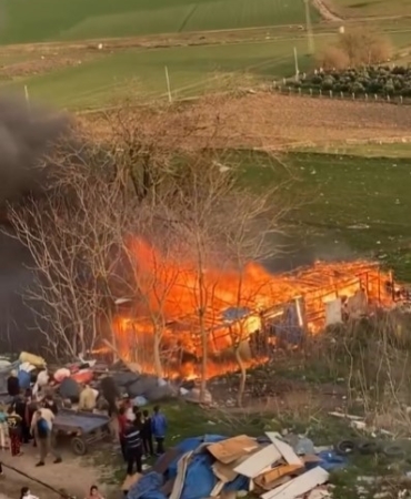 Karacabey’de ağıl alev alev yandı