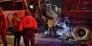 Sakarya TEM Otoyolu’nda feci kaza: 1 ölü, 19 yaralı