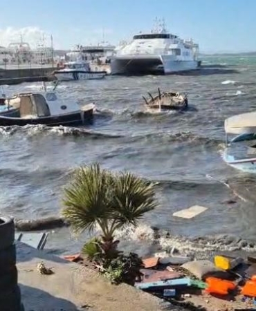 Ayvalık’ta kuvvetli fırtına tekneleri batırdı