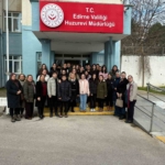 Edirne’de öğrenciler huzurevi sakinlerinin yüreğini ısıttı: Minik ellerden büyük vefa