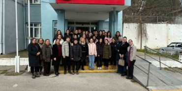 Edirne’de öğrenciler huzurevi sakinlerinin yüreğini ısıttı: Minik ellerden büyük vefa