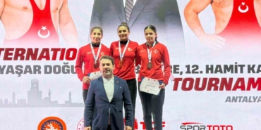 Uluslararası Yaşar Doğu, Vehbi Emre ve Hamit Kaplan Turnuvası’nda ikinci gün tamamlandı