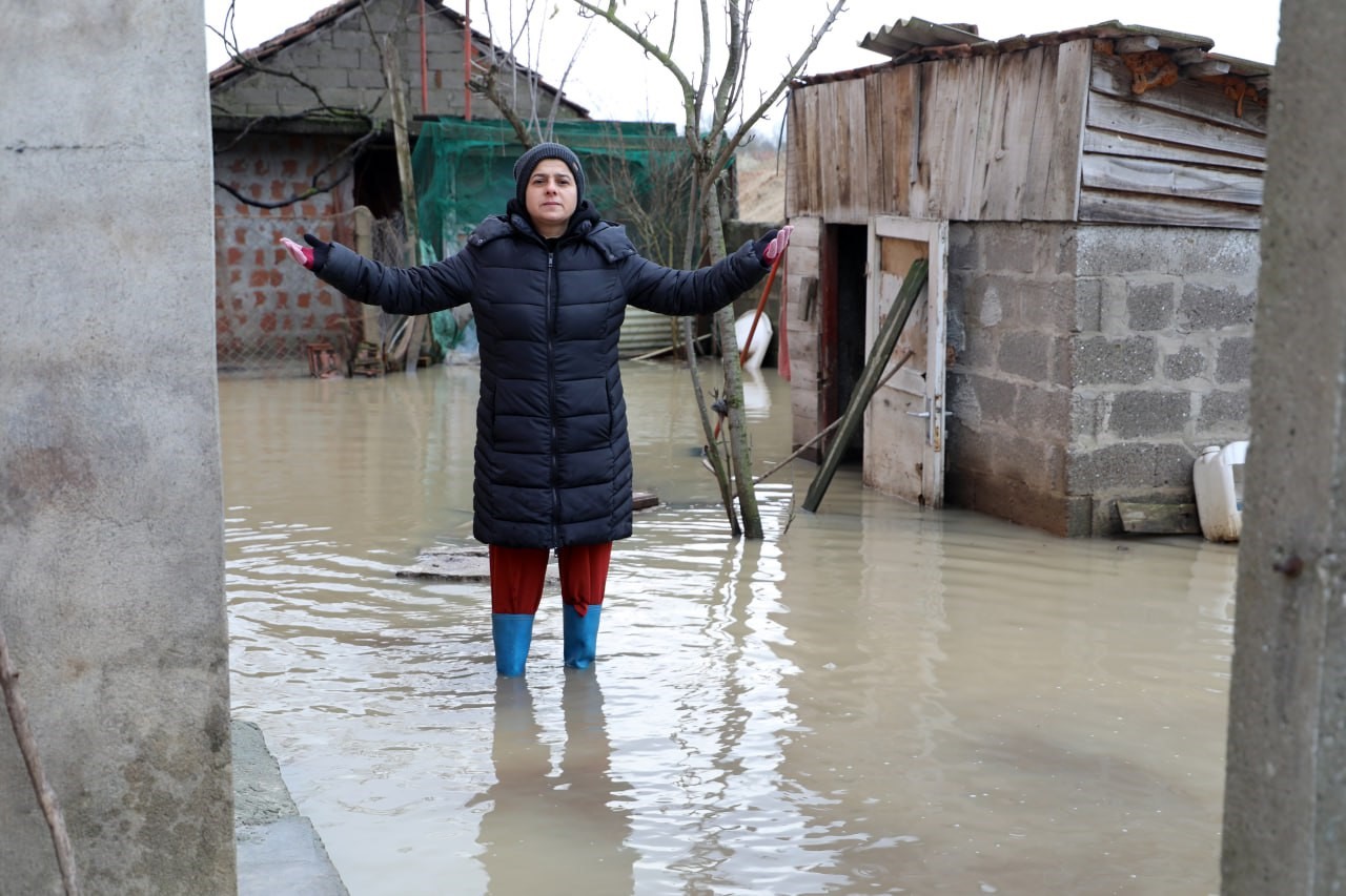 Üç günlük yağmur felakete döndü: Sakarya Karasu’da mahalle su altında kaldı