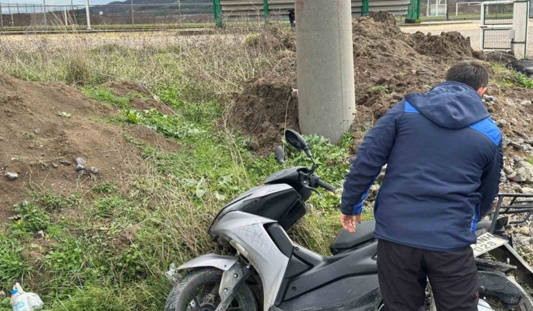 Gönen’de kamyonet ile motosiklet çarpıştı: 1 yaralı