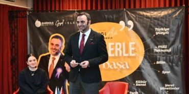 Başkan Özlü: "Hedefi olan genç, güçlü Türkiye demektir"