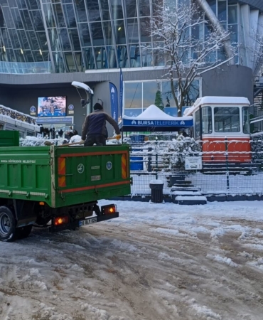 Bursa Büyükşehir’de kış mesaisi sürüyor