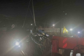 Otomobil çaya uçtu: Baba ve oğlu öldü