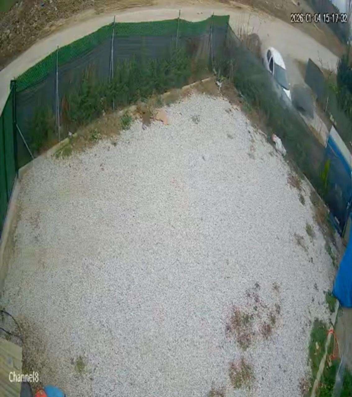 Direksiyon hakimiyetini kaybeden sürücü ölümden böyle döndü