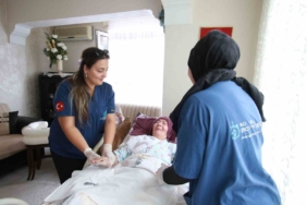 Bin 834 kişiye 19 bin kez evde bakım hizmeti