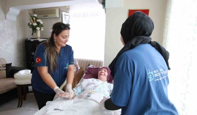 Bin 834 kişiye 19 bin kez evde bakım hizmeti
