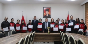 Yıldız Kızlar Voleybol İl Birincisi şampiyonu oldular
