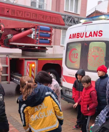 Bursa’da yangında can pazarı...Çocuklar tahliye edildi, kediler kurtarıldı