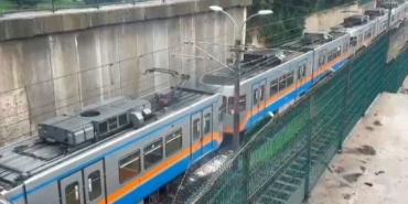 Bayrampaşa’da duran metrodan dumanlar yükseldi
