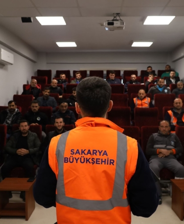 Belediye personellerine sokak hayvanları için güvenli müdahale eğitimi