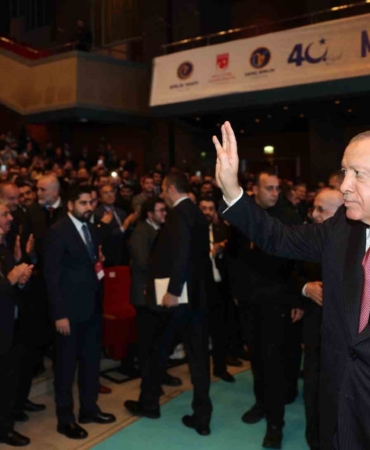 Cumhurbaşkanı Erdoğan: "Muhalefet bir avuç rant şebekesinin gündemine hapsoldu